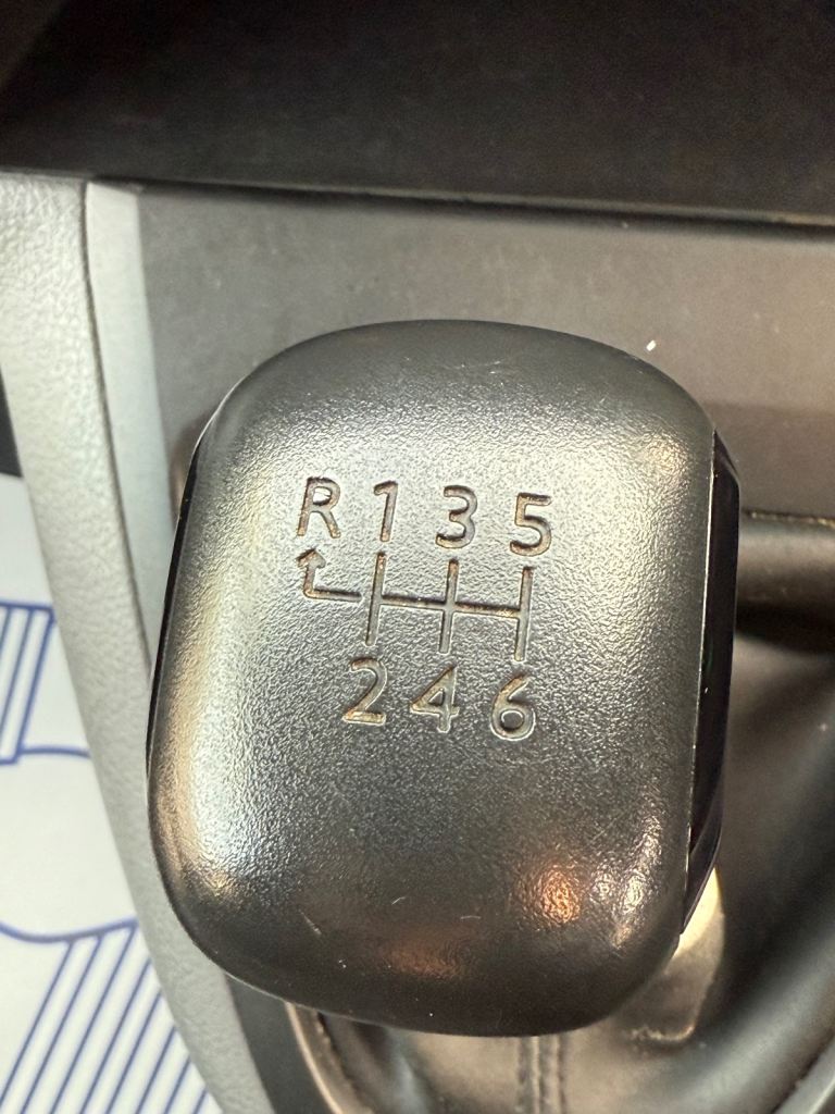 17 PEUGEOT EXPERT PRO 1,6hdi 6speed Van FSH Dispatch transit