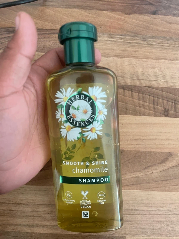 Herbal Essences Smooth & Shine Chamomile Shampoo 400ml – Vegan & Silicone Free