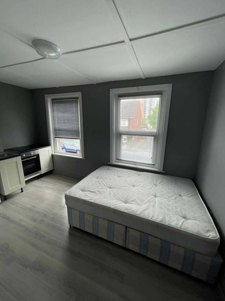 Studio Flat in London, Harrow (HA3 7SY) 