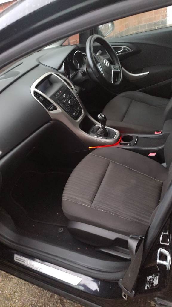 Vauxhall, ASTRA, Hatchback, 2011, Manual, 1598 (cc), 5 doors