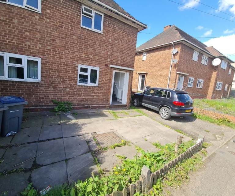 2 Bedroom Flat with offroad parking, B9 Bordesley Green, £950 PCM rent