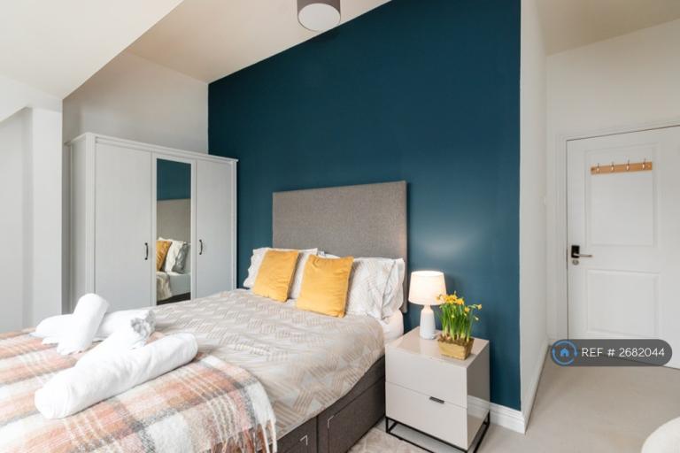 1 bedroom in Broadwater Road, London, SW17 (#2682044)