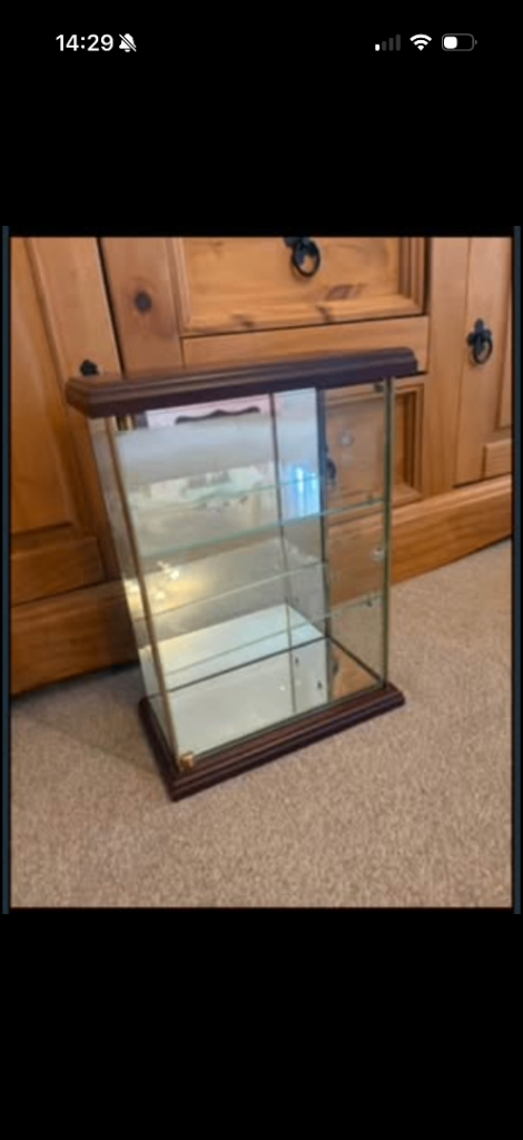 Glass display cabinet 