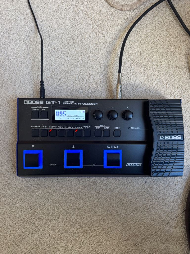 BOSS GT-1 Guitar Effects Ptocessor
