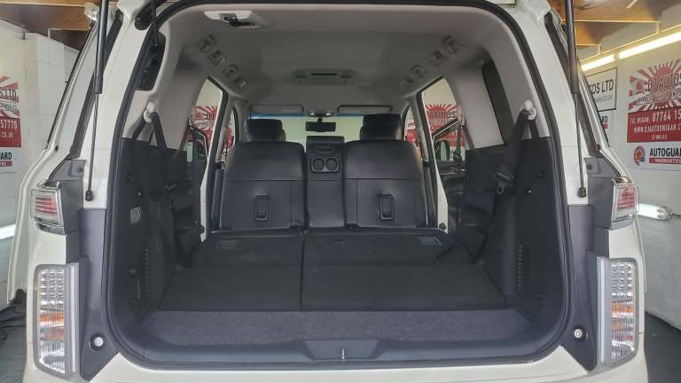 Nissan Elgrand e52 3.5cc automatic 8 seater fresh japanese import 60k 2014