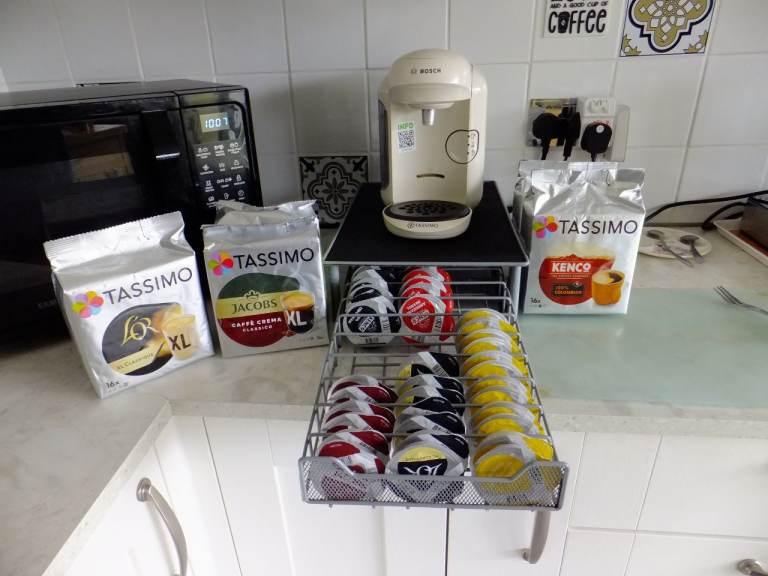 Tassimo Vivy 2 with shelf pod holder and total of 140 pods