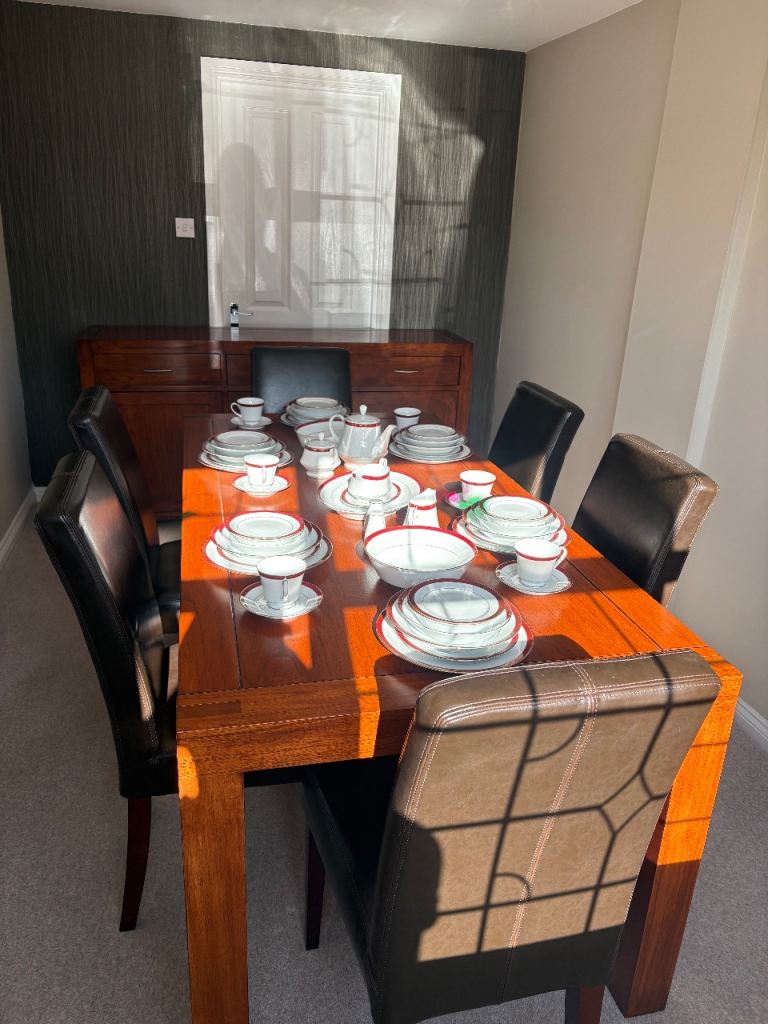 Dining Room Furniture Set plus 6-Place Setting China Dinner Service - Noritake Marble Red Legendary 