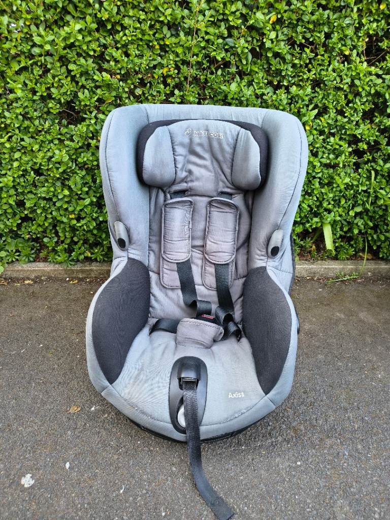 M2 axi-Cosi Axiss Car Seats - Reasonable Condition