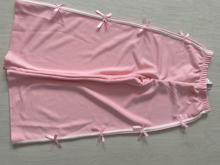 Girls clothes (not free)