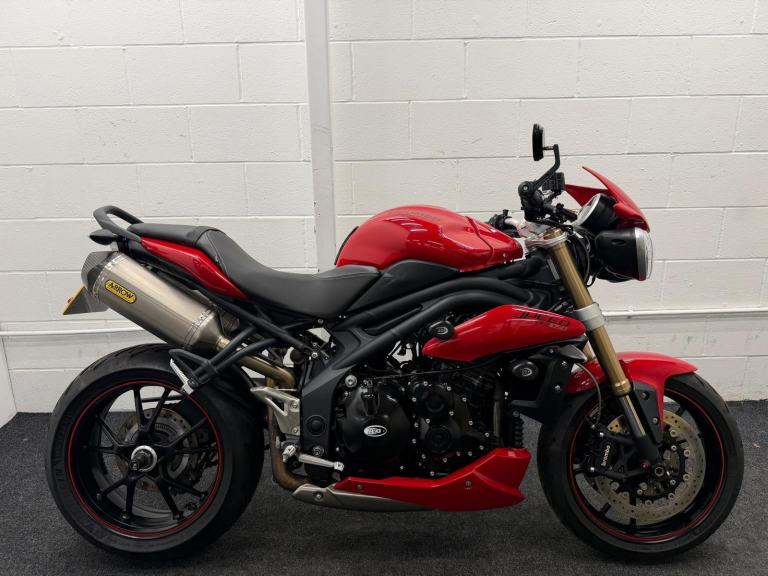 2015 TRIUMPH SPEED TRIPLE 1050 ** ARROW TWIN EXHAUST - CRASH BUNGS - ABS **