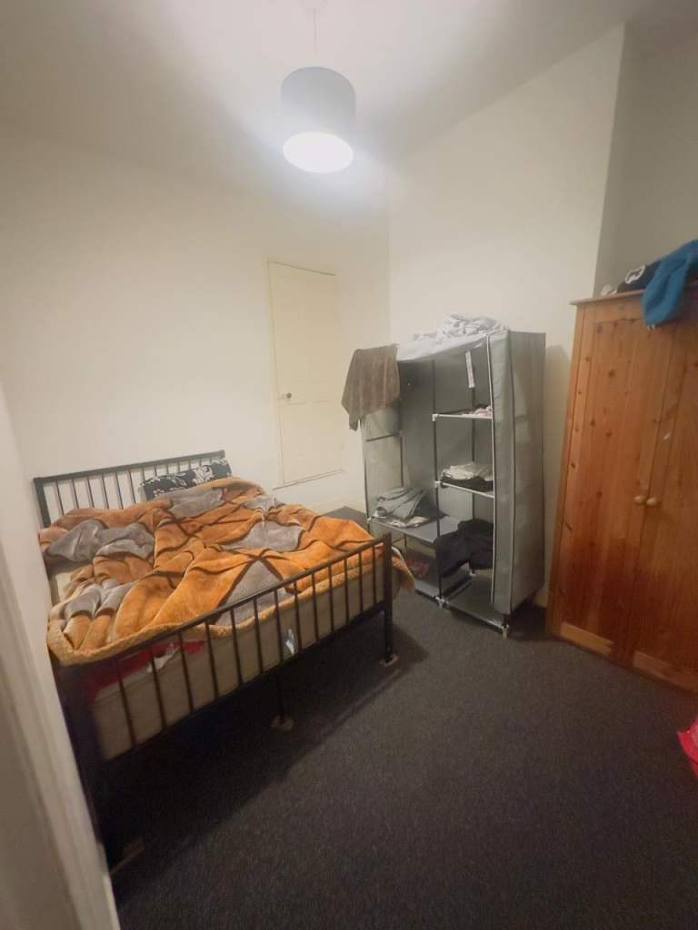 1 room available in b21 0AR 