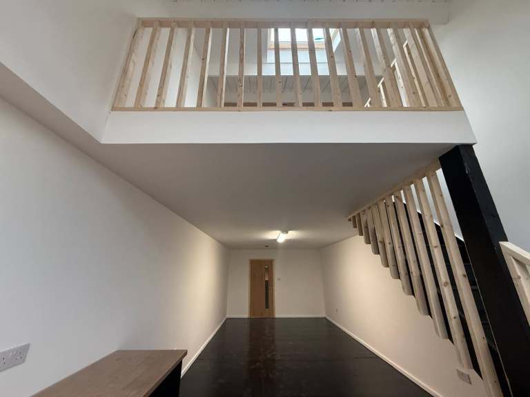 Creative Artist Studio | Makerspace | Warehouse Unit to rent  in Enfield EN3 