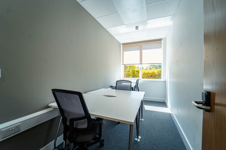 Kircaldy - KY26QJ \ Day Office Access - Start Anytime