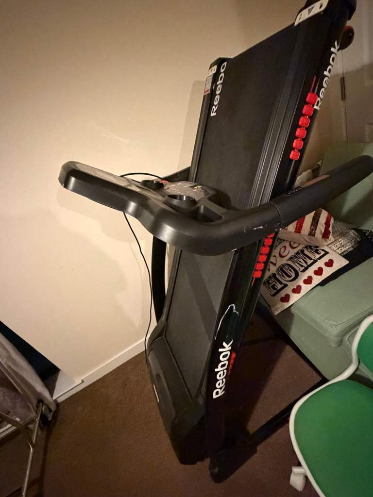 Foldable Treadmill with speakers