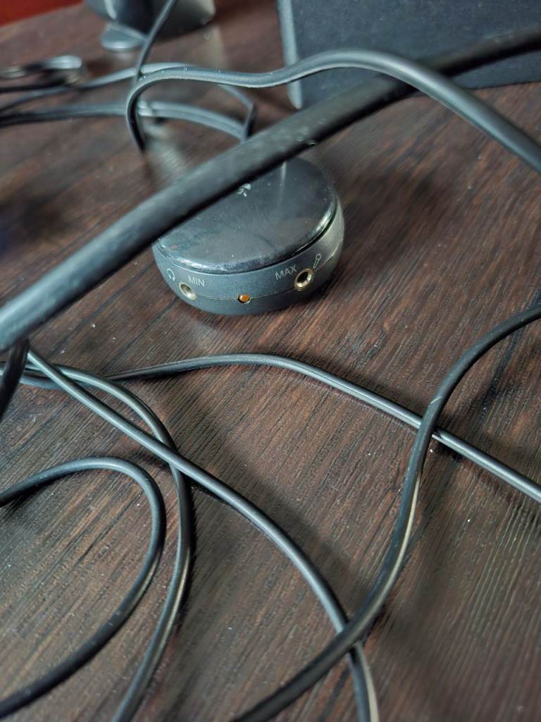 LOGITECH COMPUTER PC LAPTOP SPEAKERS WITH SUBWOOFER VGC