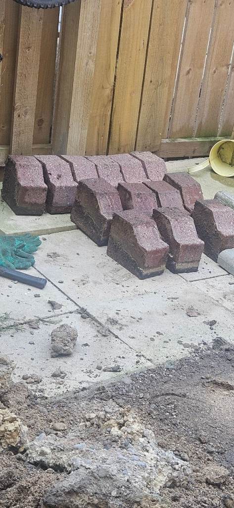 28 red edging bricks