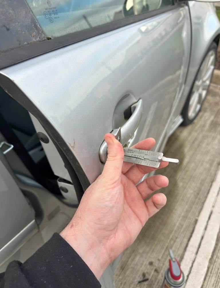 🔑 Car Key Replacement & Programming "Lost your car keys & key fob" (Locksmith Services)