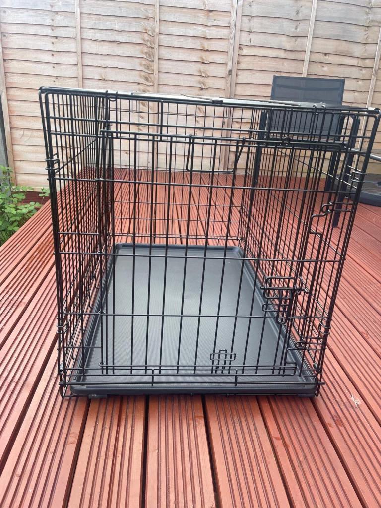 Medium dog crate and cover *like new*