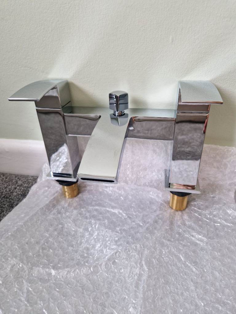 *** REDUCED *** Chrome finish bath shower mixer tap