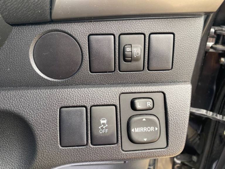 2011 Toyota Verso 1.3l 5d  98 BHP MPV Petrol Manual