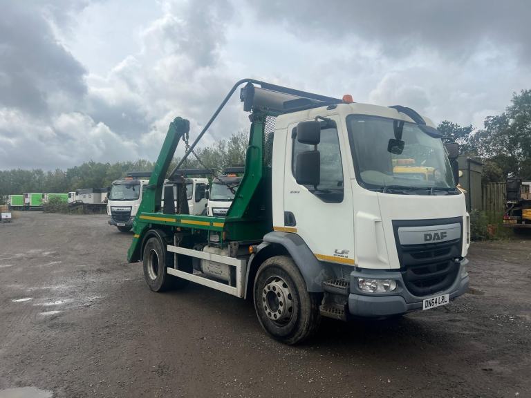 DAF TRUCKS LF 250 18 TONNE BOUGHTON SKIP LOADER , MANUAL, FEB 27 MOT 
