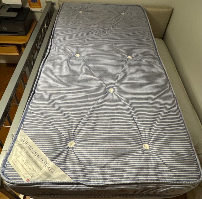 Single mattress for younger children used on a pull out bed