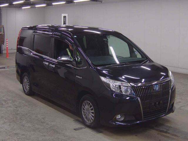  Toyota Voxy ESQUARE 1.8 HYBRID LEATHER 7 SEATS ULEZ Petrol/Electric Hybrid Automatic