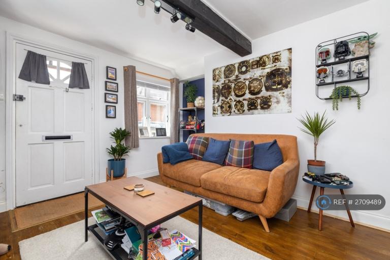 2 bedroom house in High Street, Stotfold, Hitchin, SG5 (2 bed) (#2709489)