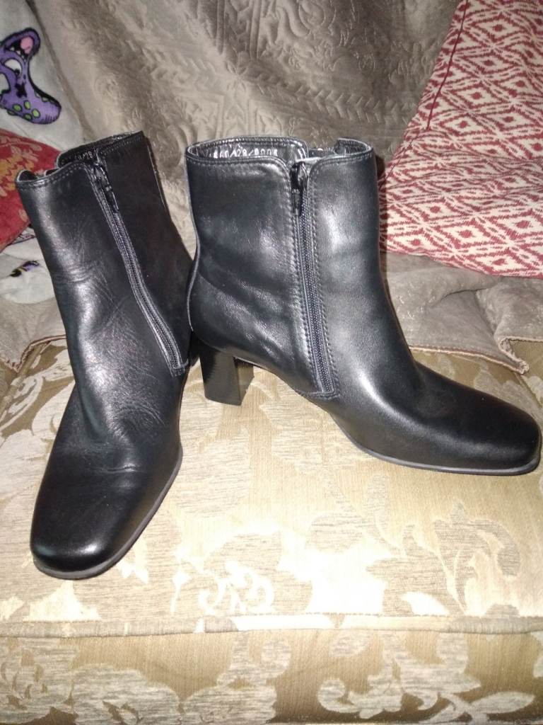 Ladies black leather ankle boots 