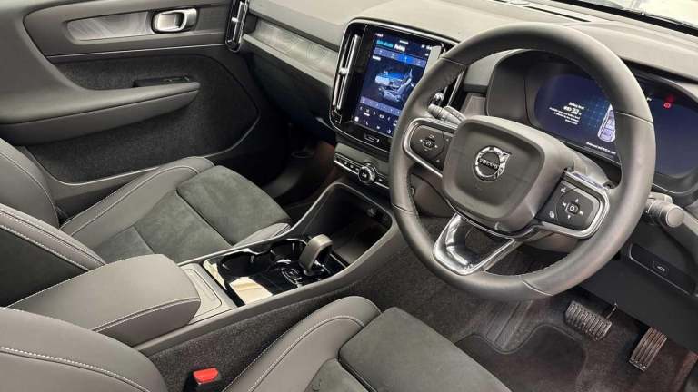 2025 Volvo EC40 Twin Motor 82kWh Plus SUV 5dr Electric Auto AWD (408 ps) ESTATE Electric Automatic