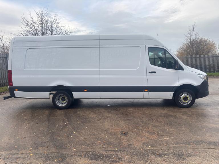 2020/70 Mercedes Sprinter LWB 5 Ton Twin Wheel Base
