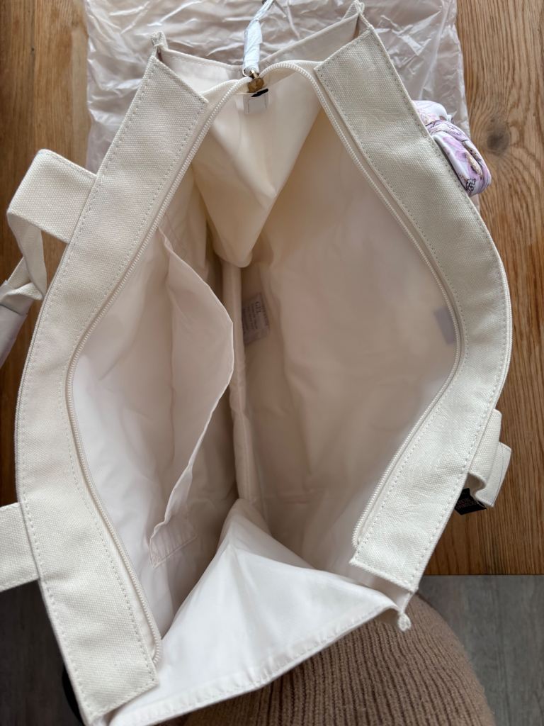 Victoria's Secret limited edition tote bag with mini shawl new with tag