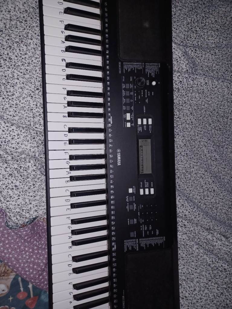 Tamaha E363 electric keyboard