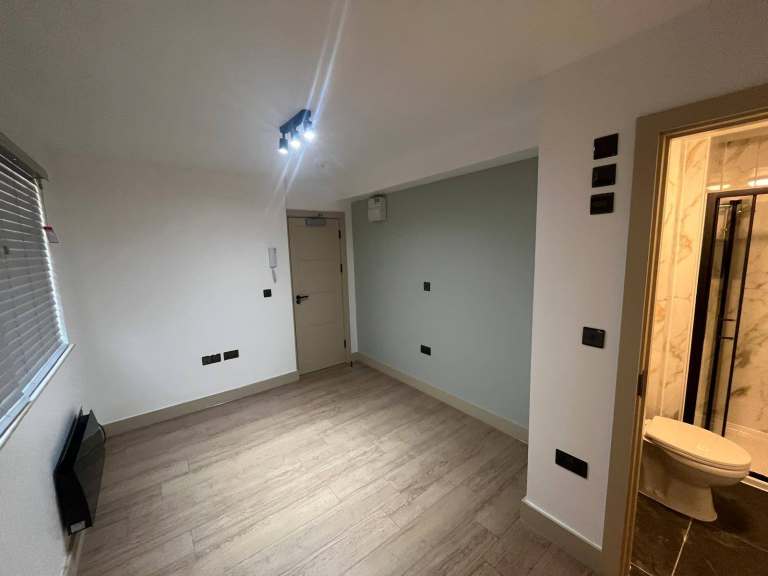 BENEFITS ACCEPTED - Studio Flat Available in Streatham Lambeth SW2