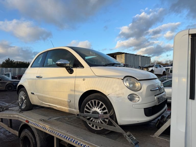 Fiat 500 1.2 2010 white BREAKING FOR PARTS 