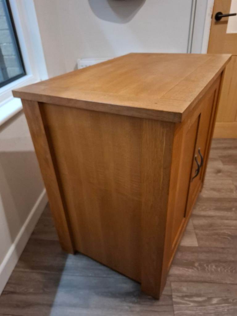 Solid wood computer desk / workstation / unit / cupboard