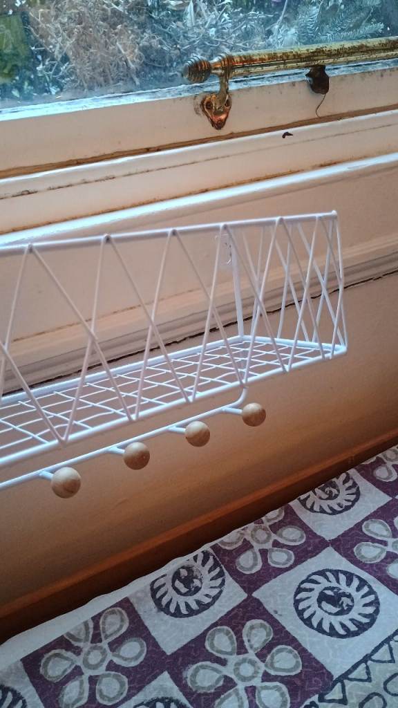 White wire shelf and organiser 