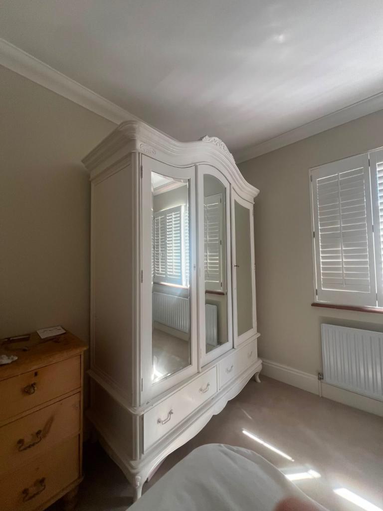 Lovely White Mirrored Wardrobe with Drawers – Good Condition