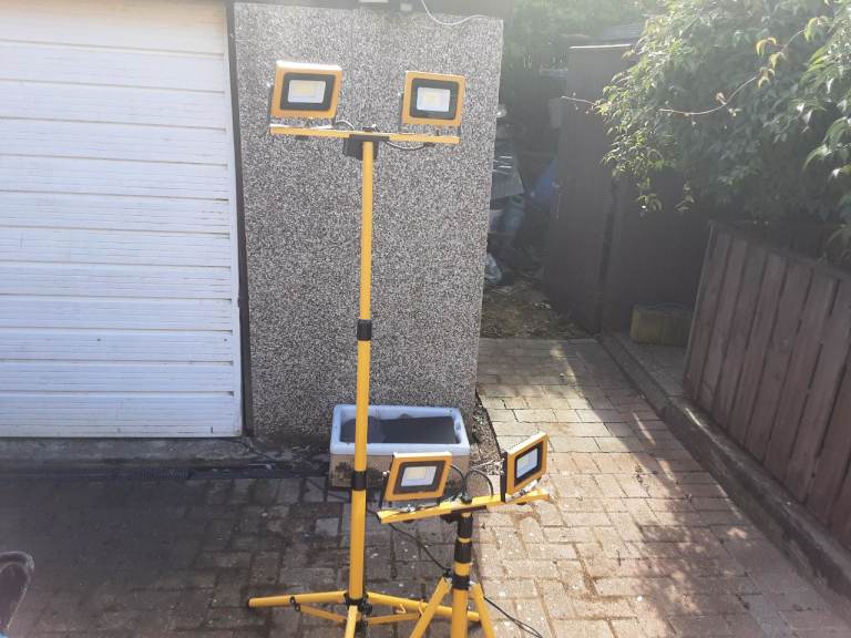 Yellow LED Work Lights on Tripod Stands – spares or repair 
