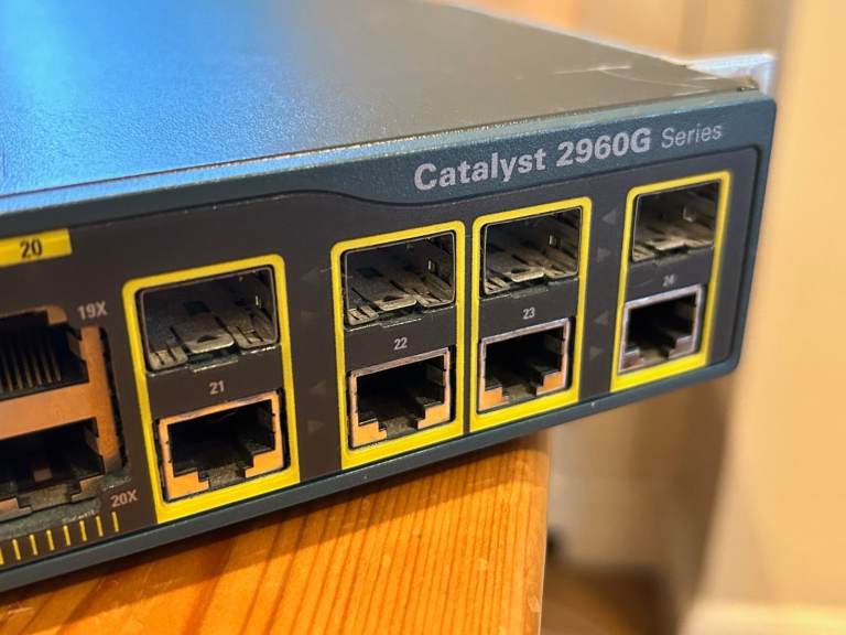 Cisco Catalyst 2960G Series – 24-Port Gigabit Switch
