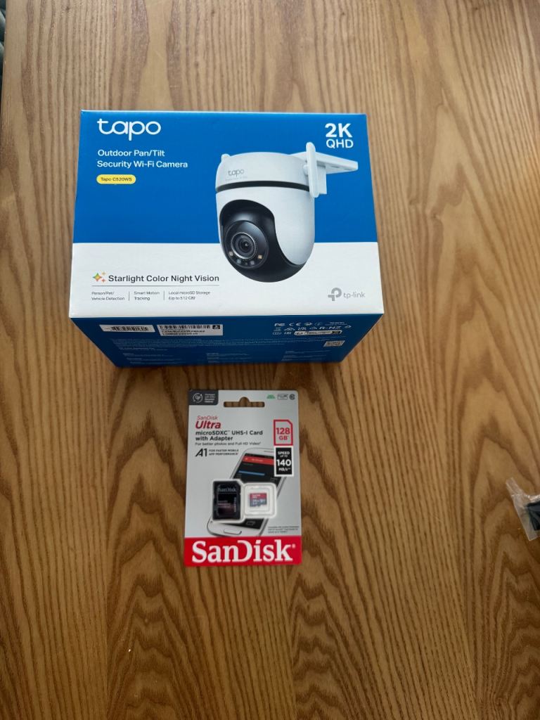 Tapo Outdoor Pan/Tilt Security Wi-Fi Camera 2K QHD with SanDisk 128GB MicroSD