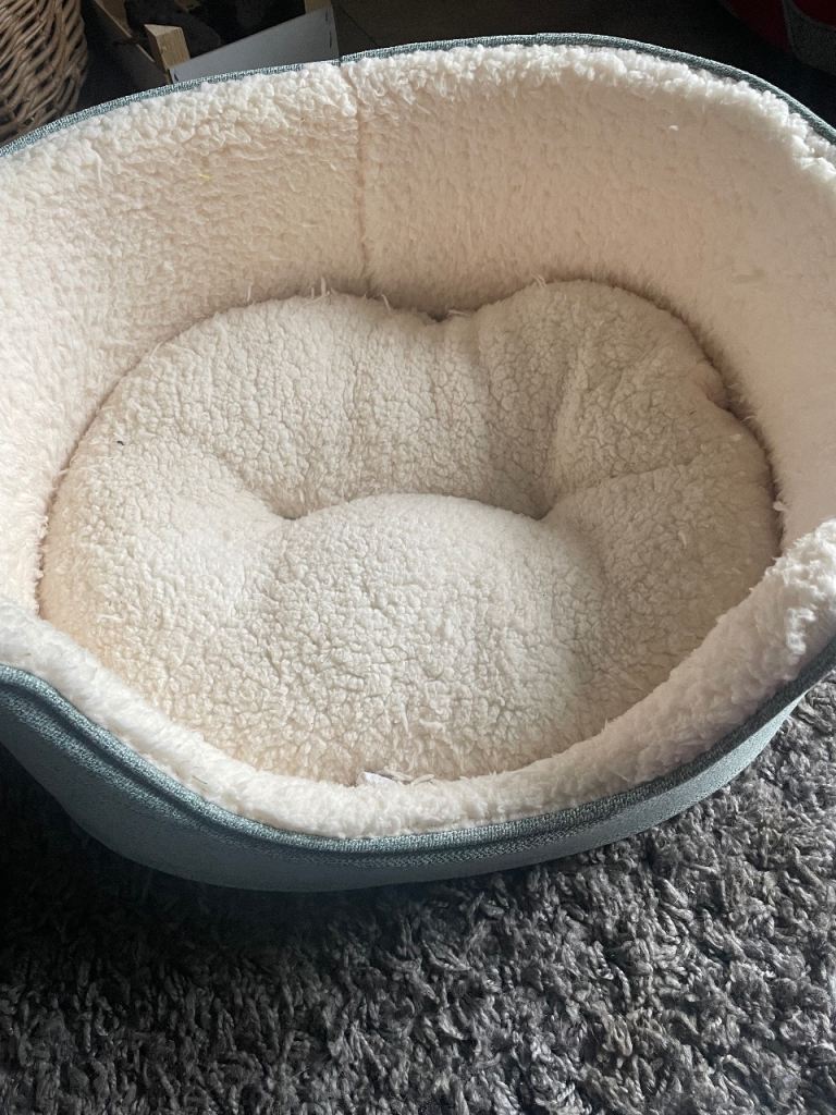 New Hertiage  Dogs Bed 
