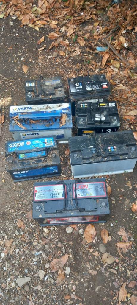 X7 OLD CAR BATTERYS COLLECT ONLY FREE