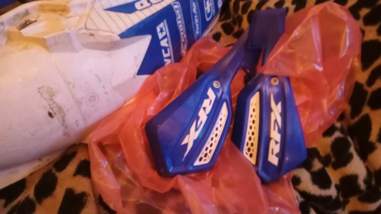 Motor cross items for Yamaha 125 or 250 grips mudguard ect £30