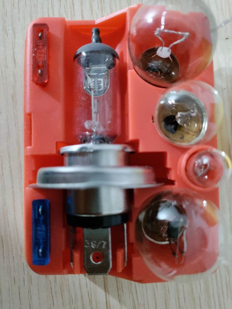 boxed car lamp kit *** 12v H4 set / light bulb kit and spare set  both by CARLEX