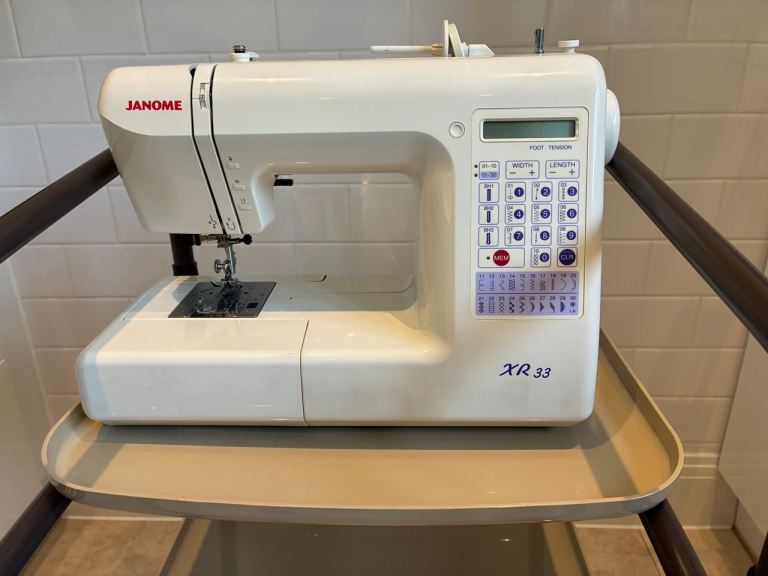 JANOME XR33 ELECTRIC SEWING MACHINE