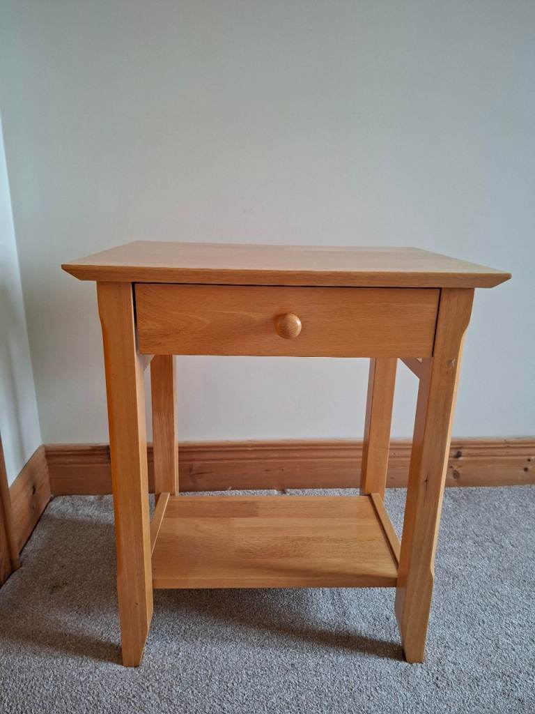 Side/lamp table 