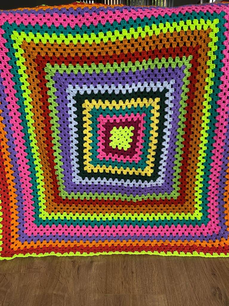 New handmade crochet blanket/throw approx 40 inches square 