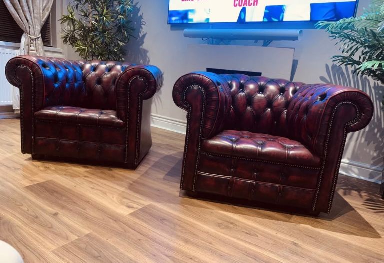 PAIR OF ANTIQUE CHESTERFIELD CIRCA CLUB ARMCHAIR OXBLOOD LEATHER 🚚