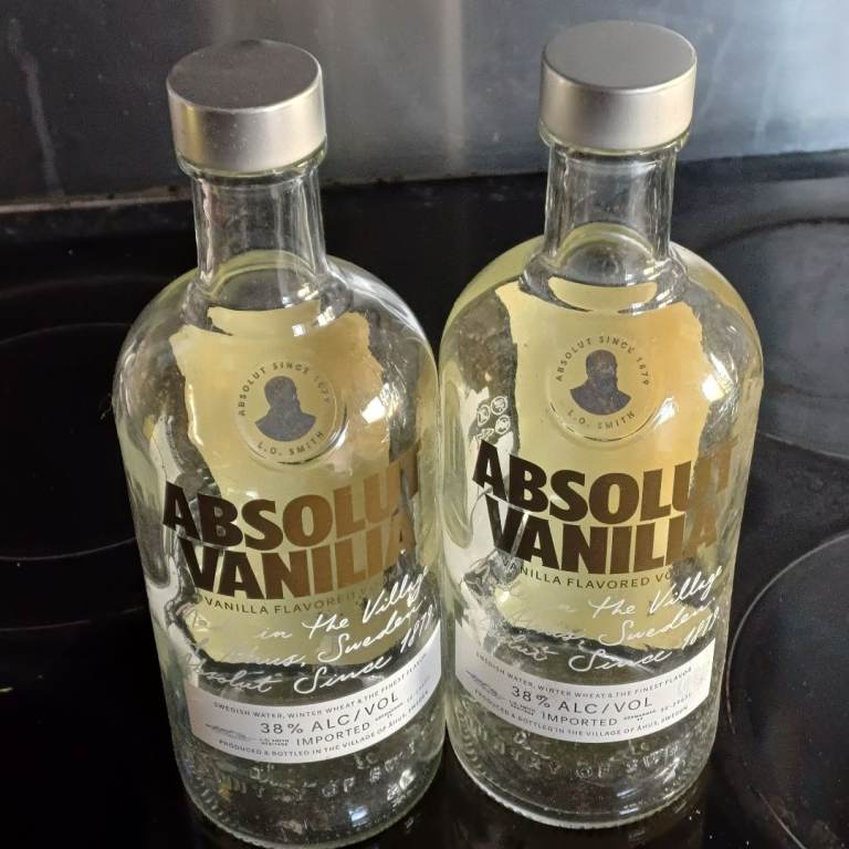 2x Empty Absolut Vodka Vanilla Bottles 700ml/70cl - for crafts, lights, candles